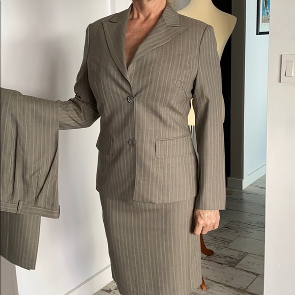 Four piece suit - Picture 2 of 3